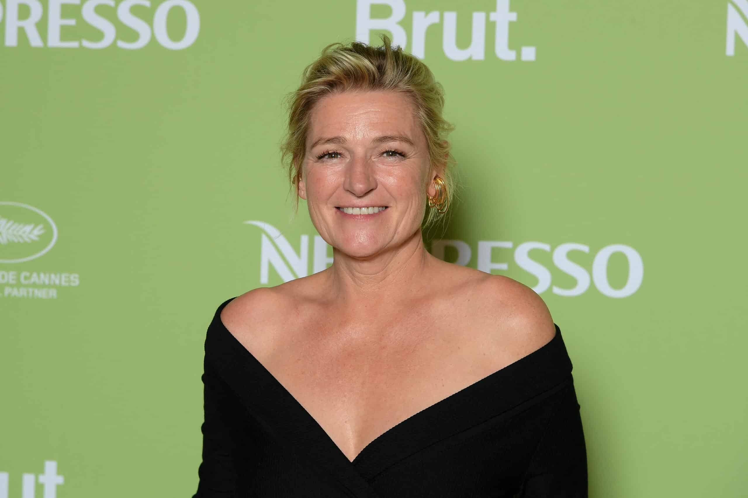 Anne-Elisabeth Lemoine prend d’assaut la Croisette pour le Festival de Cannes, victime de vilaines attaques