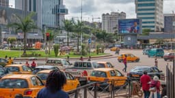 Cameroun : un employé battu dans un supermarché chinois provoque l’indignation