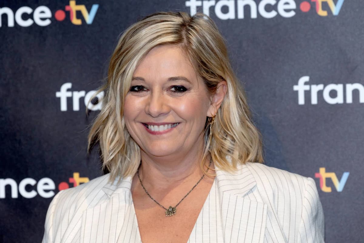 Flavie Flament bouleversée en retrouvant ses instituteurs de primaire en direct sur France 3