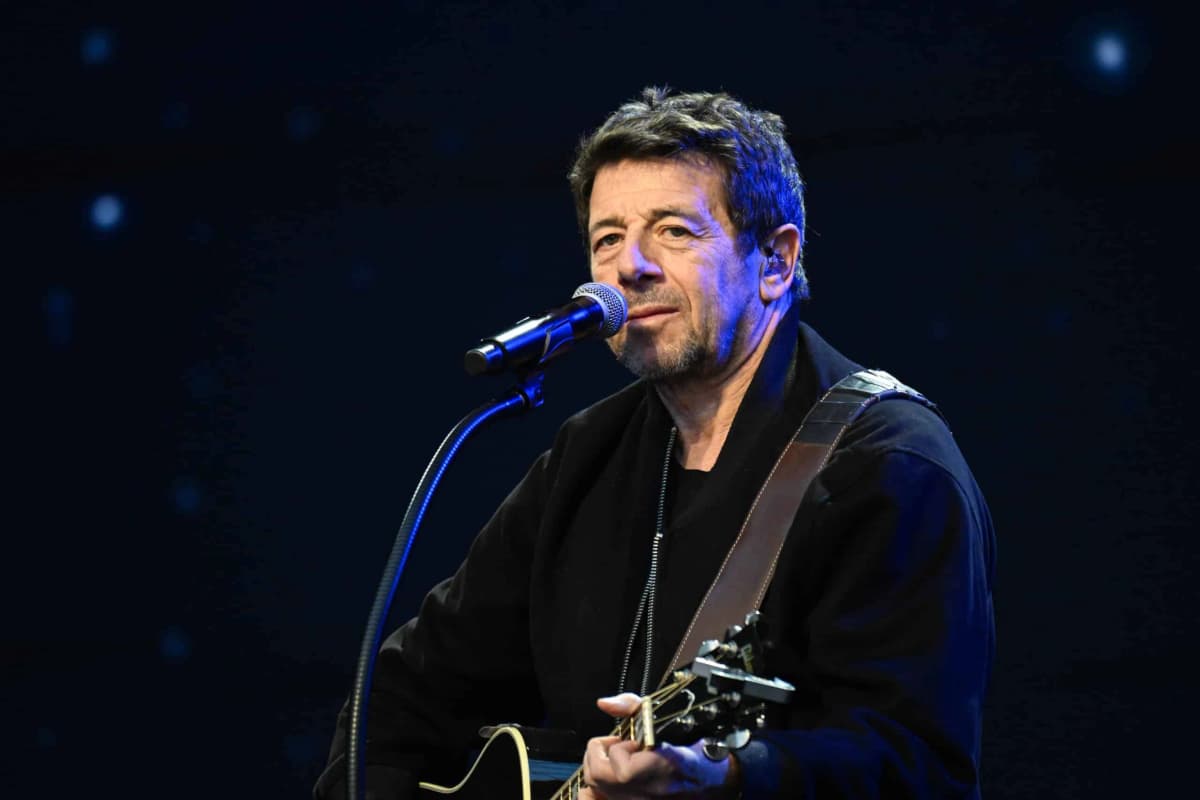 Patrick Bruel : une figurante des Enfoirés raconte avoir été agressée dans une piscine