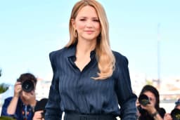 Virginie Efira : son beau-frère Aliocha Schneider tente de dissimuler un baiser avec Charlotte Cardin