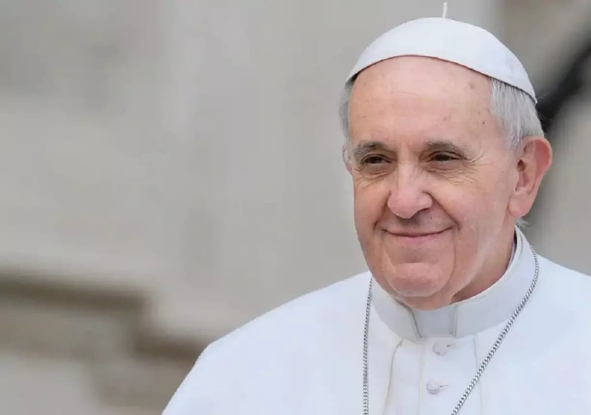 Italy: Pope Francis makes his first public appearance after hospitalization