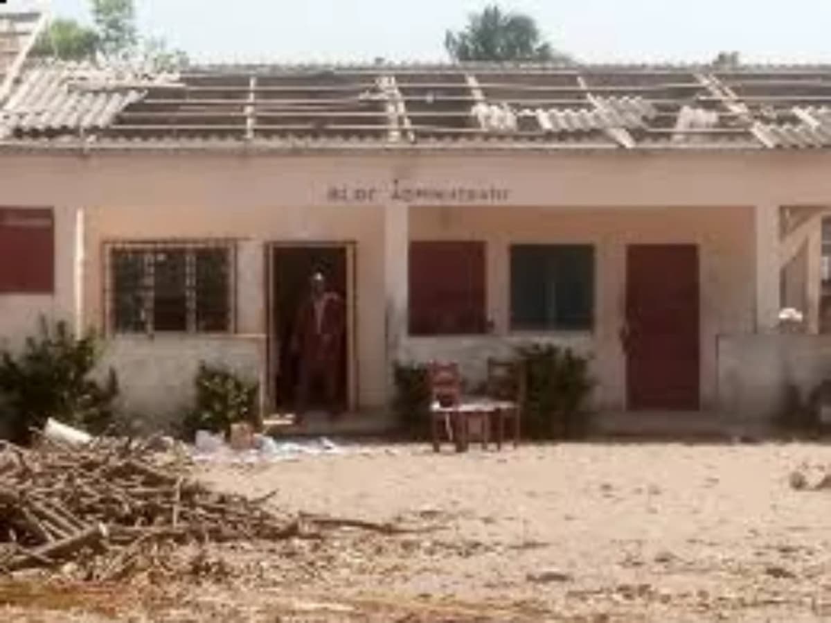 Benin: urgent roof repairs launched in 135 public secondary schools