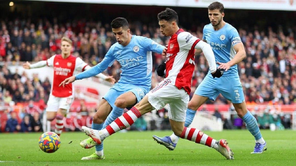 Premier League: les nouveaux maillots de Manchester City et d’Arsenal