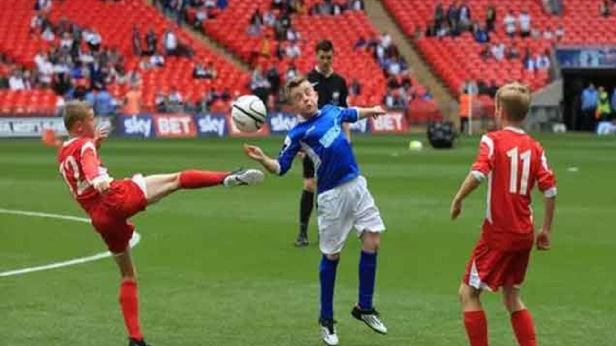 Angleterre: les têtes interdites pour les moins de 12 ans