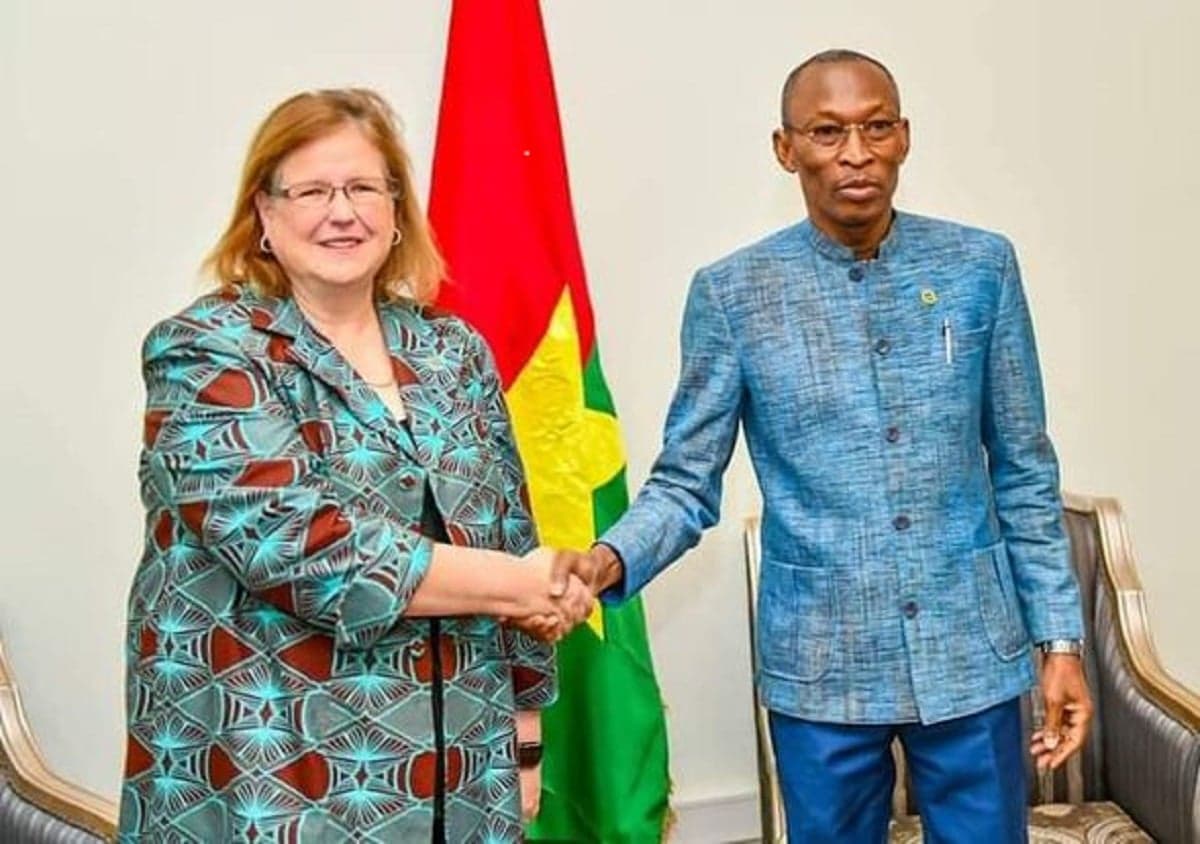 Lutte contre le terrorisme: le Burkina Faso demande des « armes » au Canada