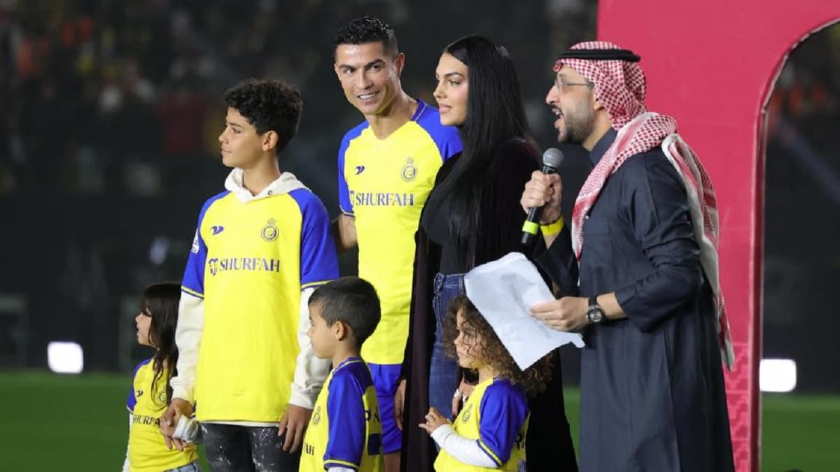 Georgina Rodriguez pleure les malheurs de ses enfants en Arabie Saoudite