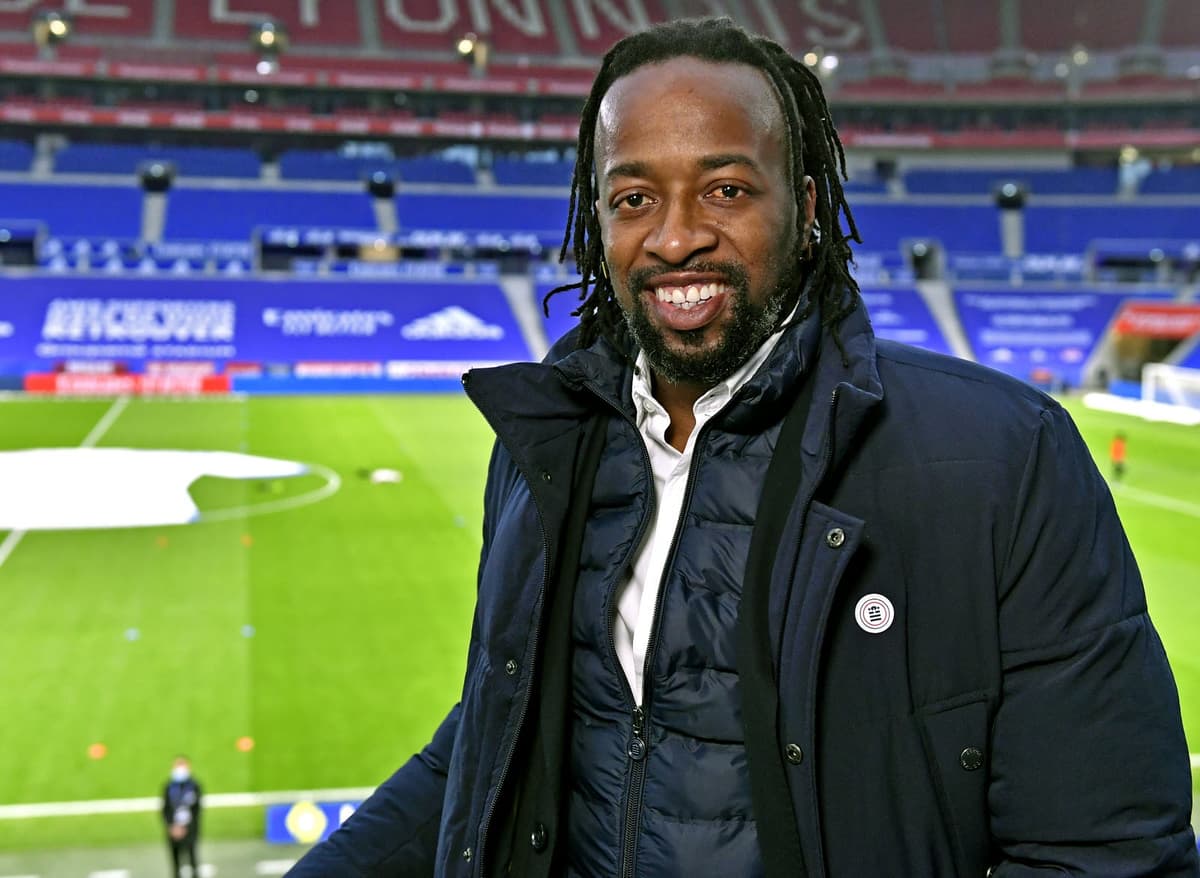 Bénin: Sidney Govou annoncé à Cotonou