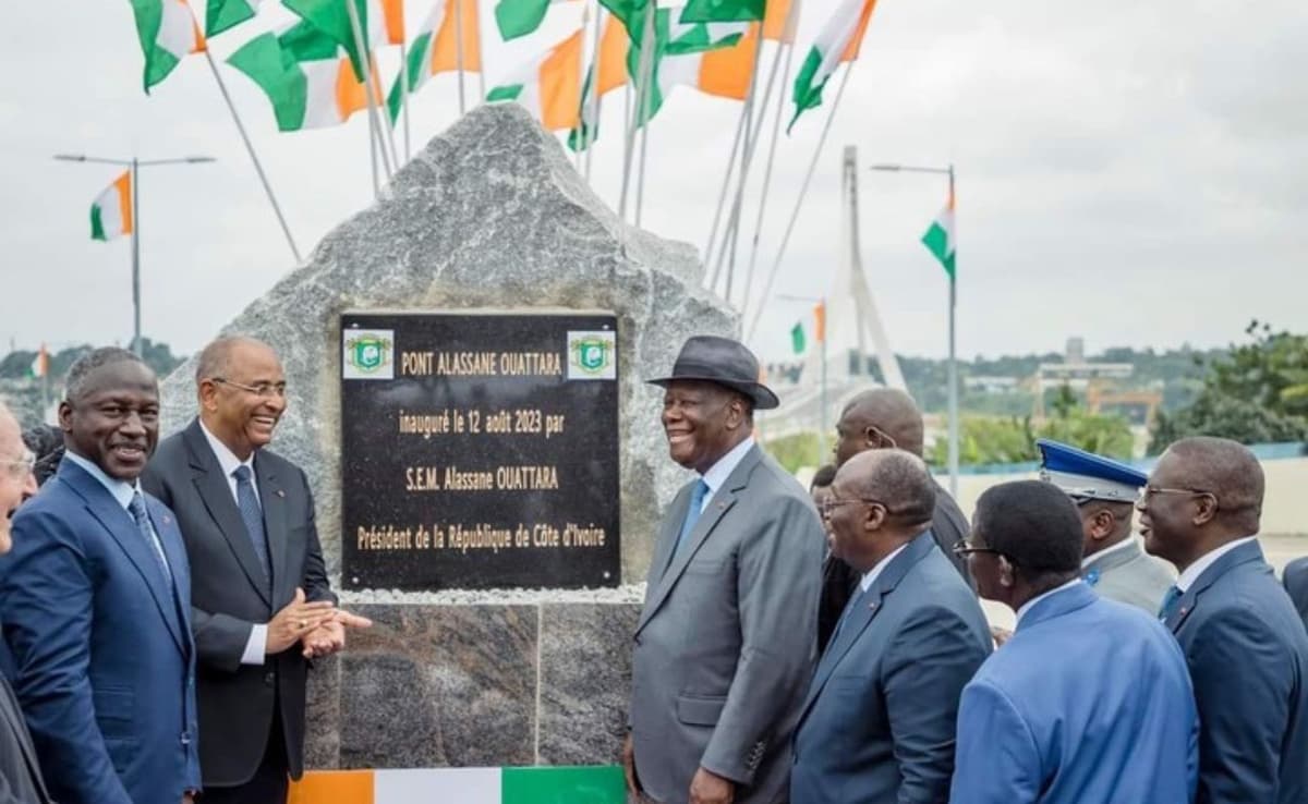 Alassane Ouattara et le 5e pont d’Abidjan qui « vaut plusieurs mandats »