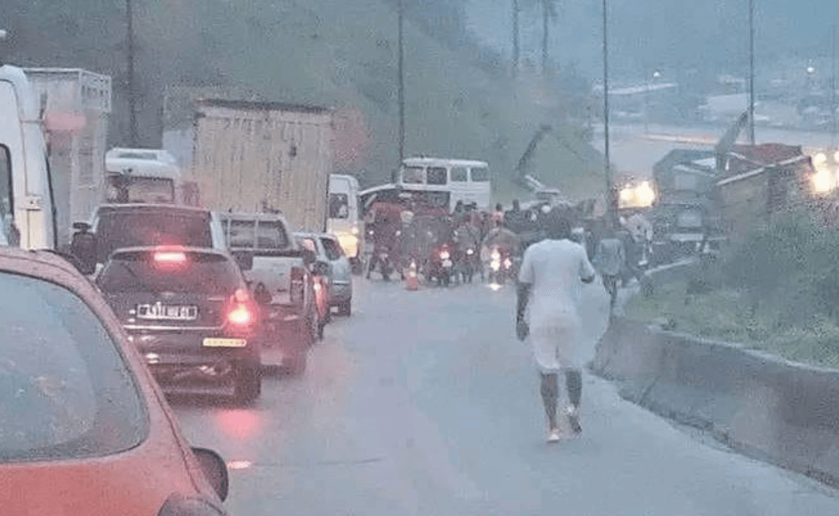 Côte d’Ivoire: un camion se renverse vers le 3e pont ce vendredi