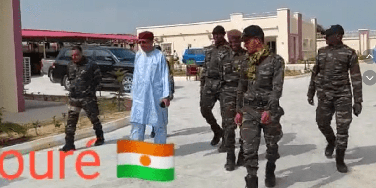 Niger : une vidéo montrant Mohamed Bazoum en balade alimente la toile