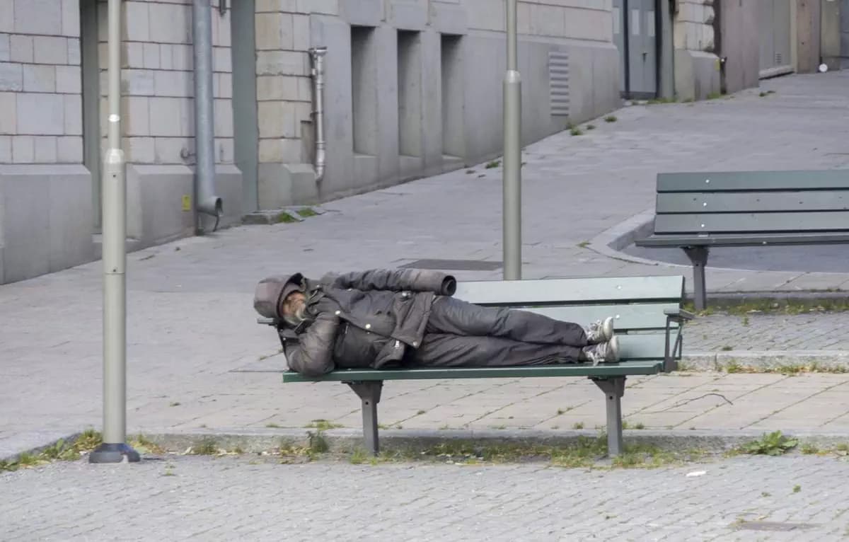 France: Des députés dorment dans la rue pour alerter sur la situation des SDF