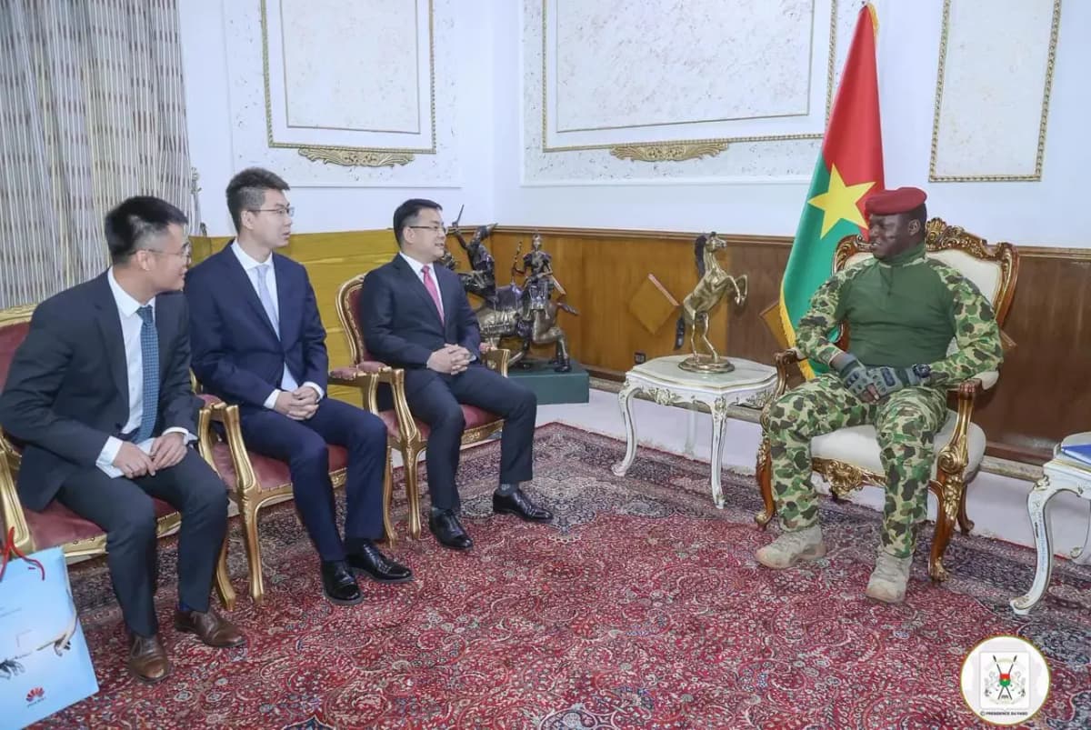 L’entreprise chinoise Huawei va former 5.000 jeunes burkinabé
