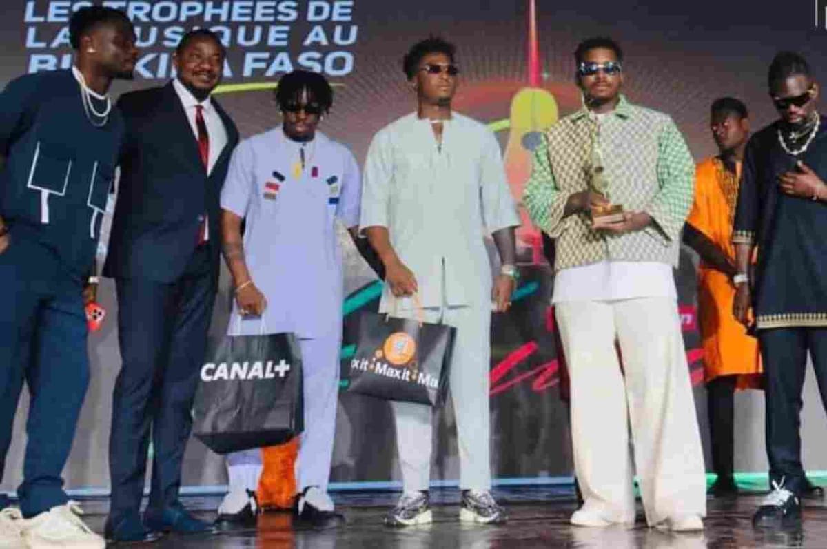 Kundé 2024: Tam Sir remporte le prix du meilleur artiste de l’Afrique de l’Ouest