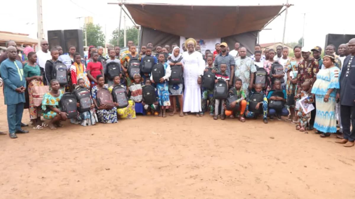 L’ONG NONVINOU et Mathilde Sodokin célèbrent l’excellence scolaire