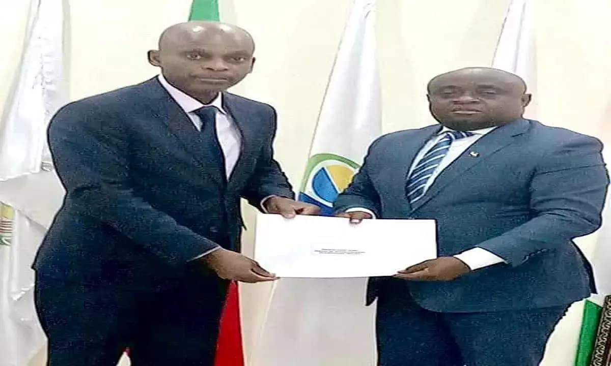 Maximin Mangoualamangoye: le nouvel Ambassadeur du Gabon près le Togo présente ses lettres de créances à Robert Dussey