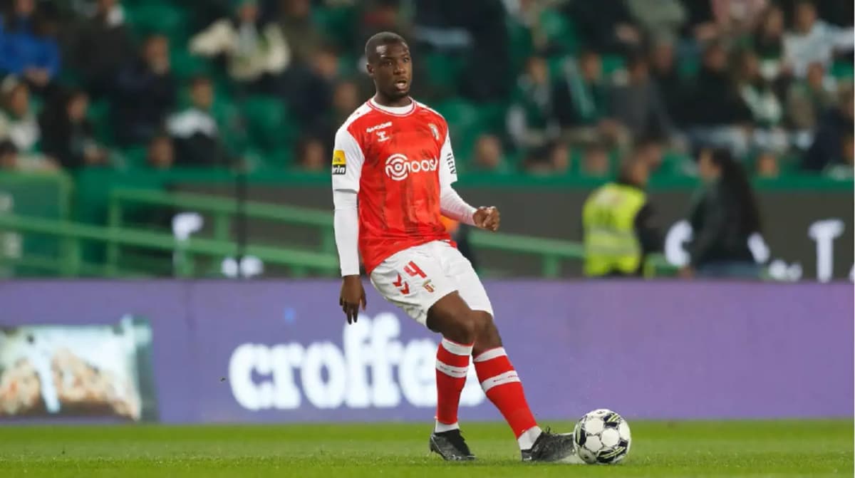 Mercato: le Malien Sikou Niakaté sur les tablettes de Manchester United