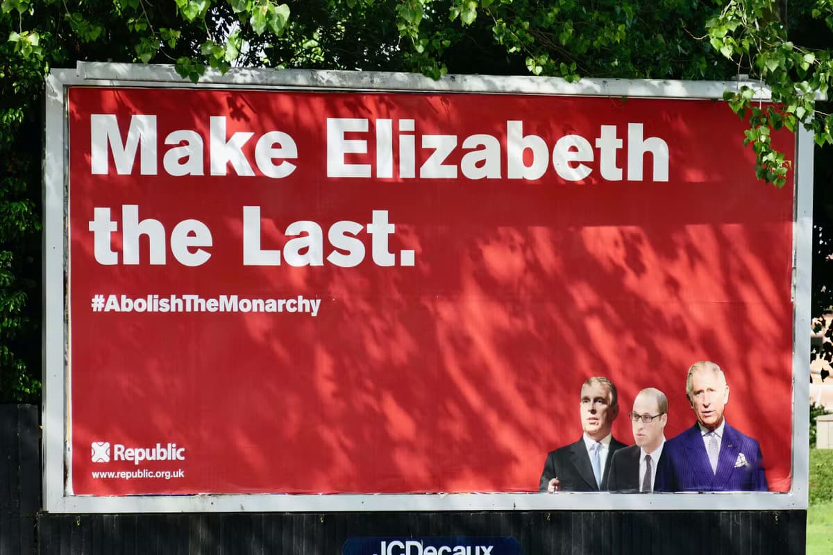 Elizabeth II citée par des Britanniques réclamant la fin de la monarchie