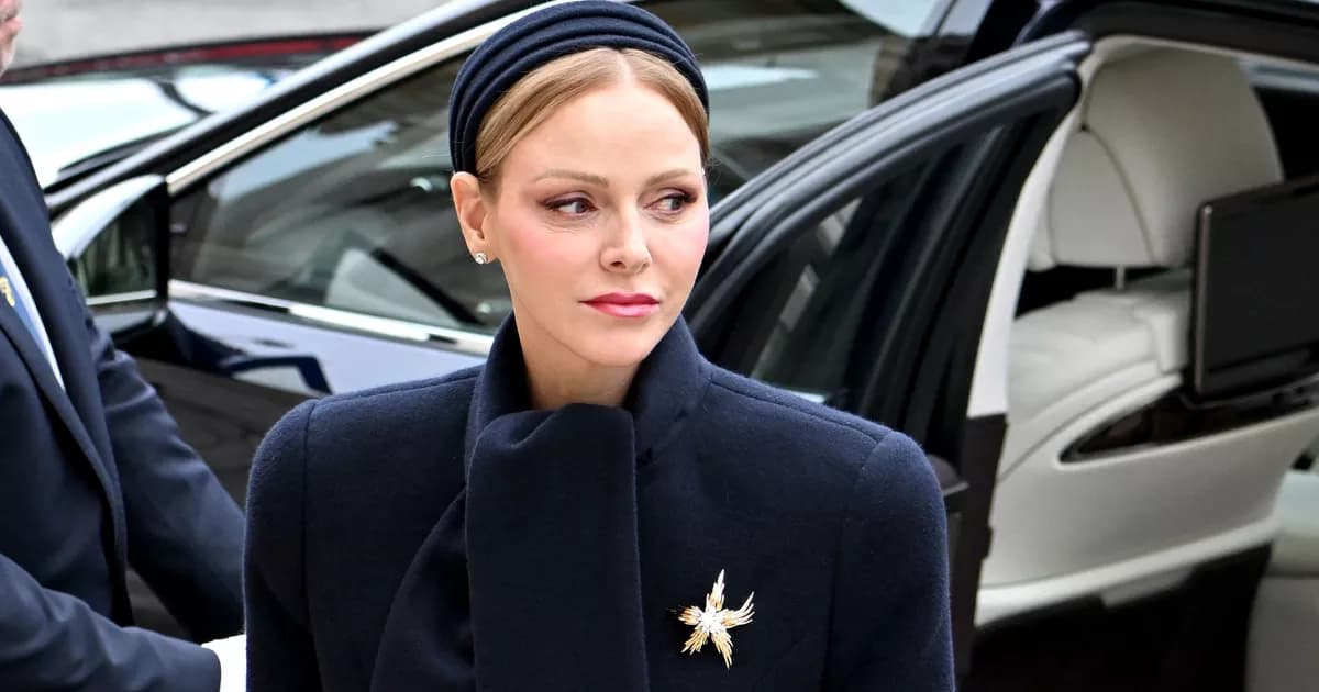 Sa broche Tiffany en forme de flammes est chargée de symbolique