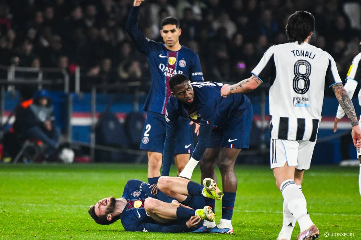 PSG annonce la blessure de Kvicha Kvaratskhelia en Ligue 1