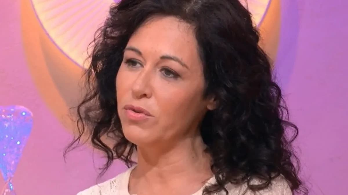 Le titre source ne mentionne pas de célébrité — pouvez-vous préciser le nom de la personnalité concernée ou fournir le titre complet pour que je génère les trois options et choisisse la meilleure ?