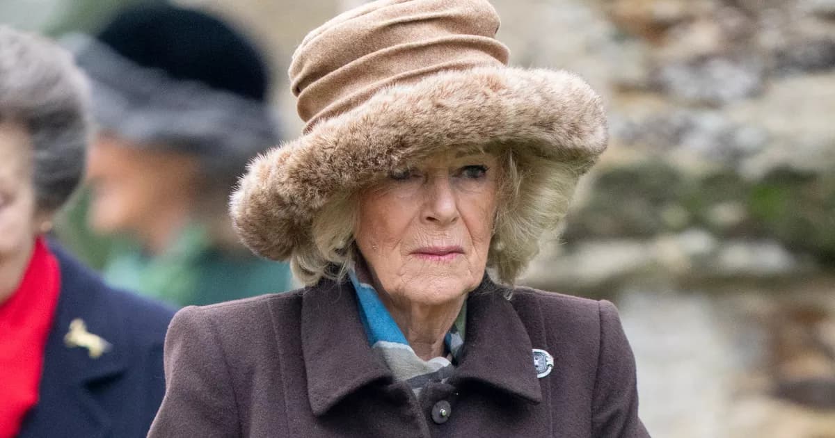 La reine Camilla rayée de la Journée du souvenir de l’Holocauste avec Charles III