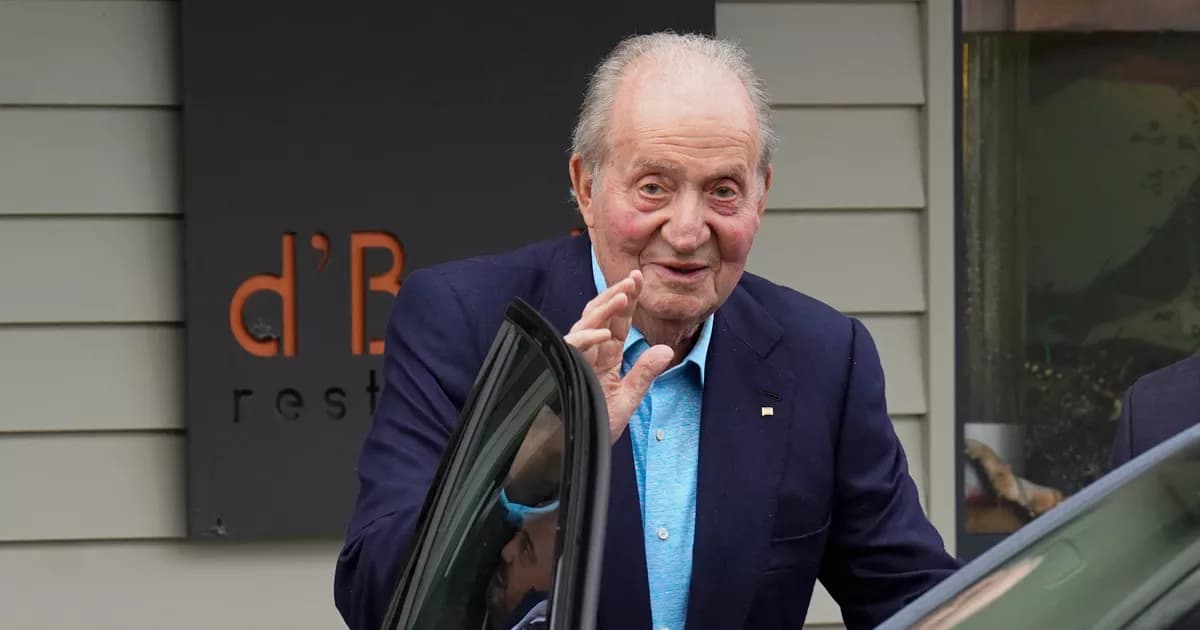 Juan Carlos pourrait revenir en Espagne après un premier pas de Felipe VI