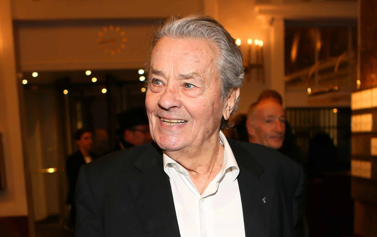 Alain Delon : au JT de France 2, son exécuteur testamentaire fait une révélation sur les 48 millions d’euros