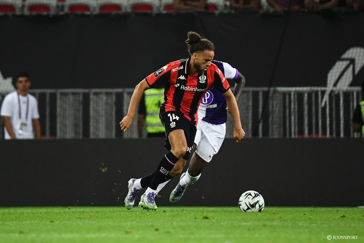 Bilal Brahimi signe à l’Estrela Amadora