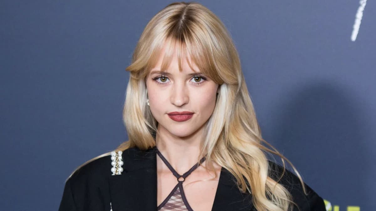 Angèle visée par une saisie de documents à Paris par Bercy