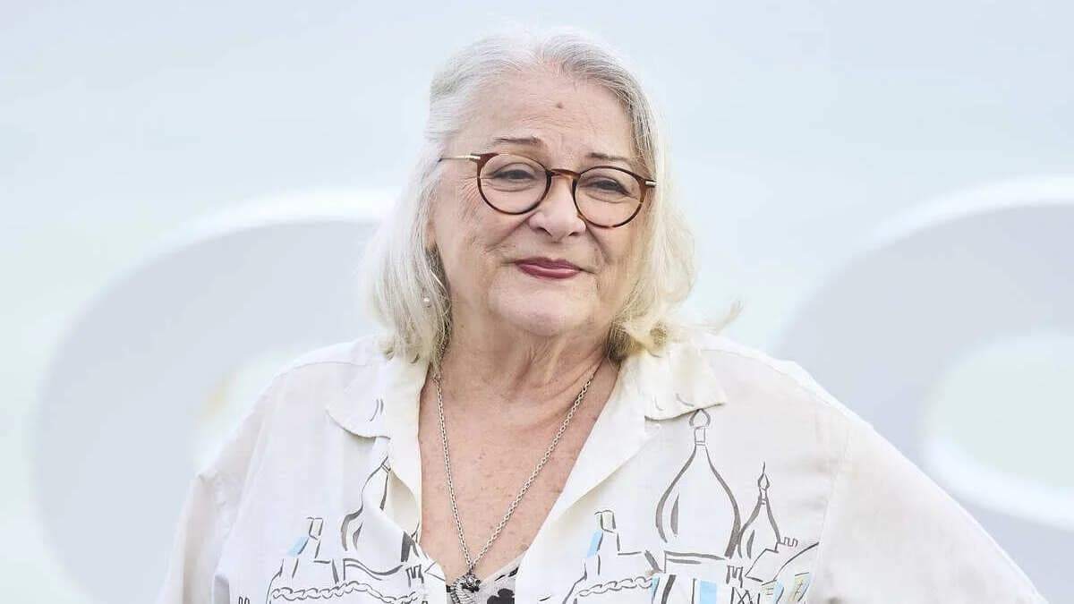 Josiane Balasko surprise lors d’un dîner avec Epstein et Jack Lang