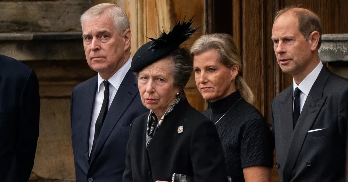 Pourquoi il est plus compliqué d’écarter l’ex-prince Andrew de l’ordre de succession