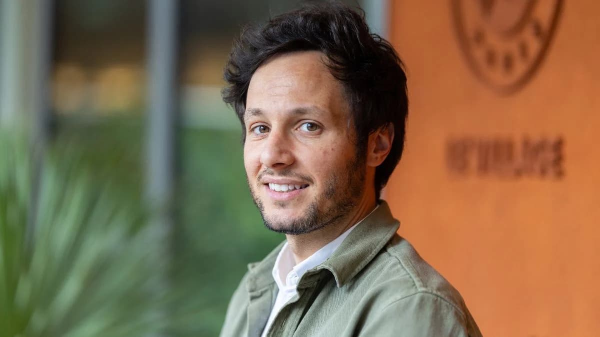 Vianney métamorphosé lors de la construction de sa cabane