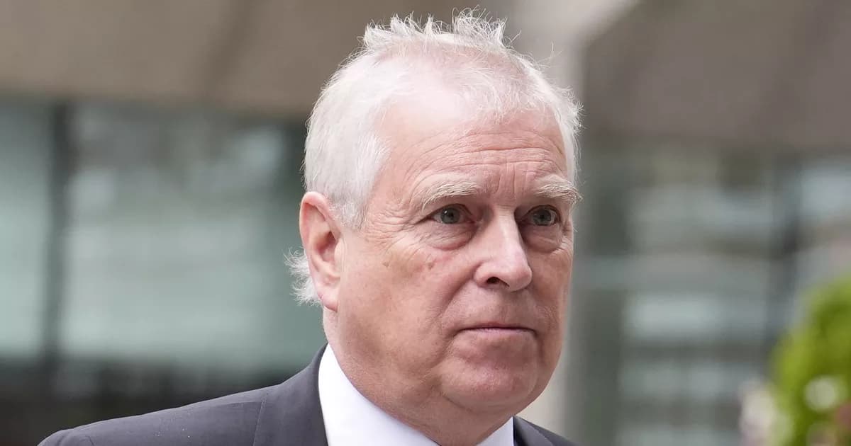 Prince Andrew effectue sa première sortie depuis son arrestation près de Marsh Farm