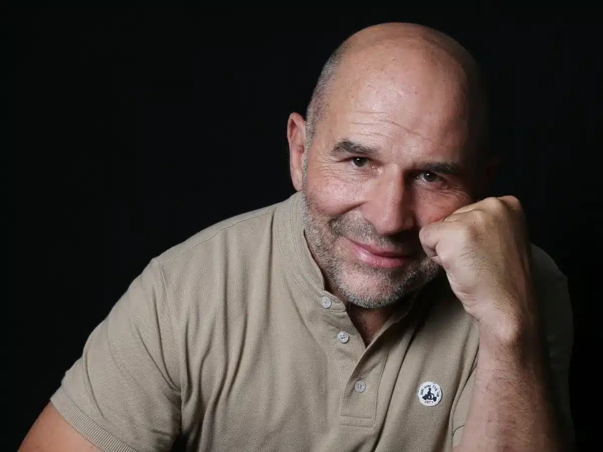 Vincent Moscato, bloqué à Dubaï, en remet une couche contre les influenceurs