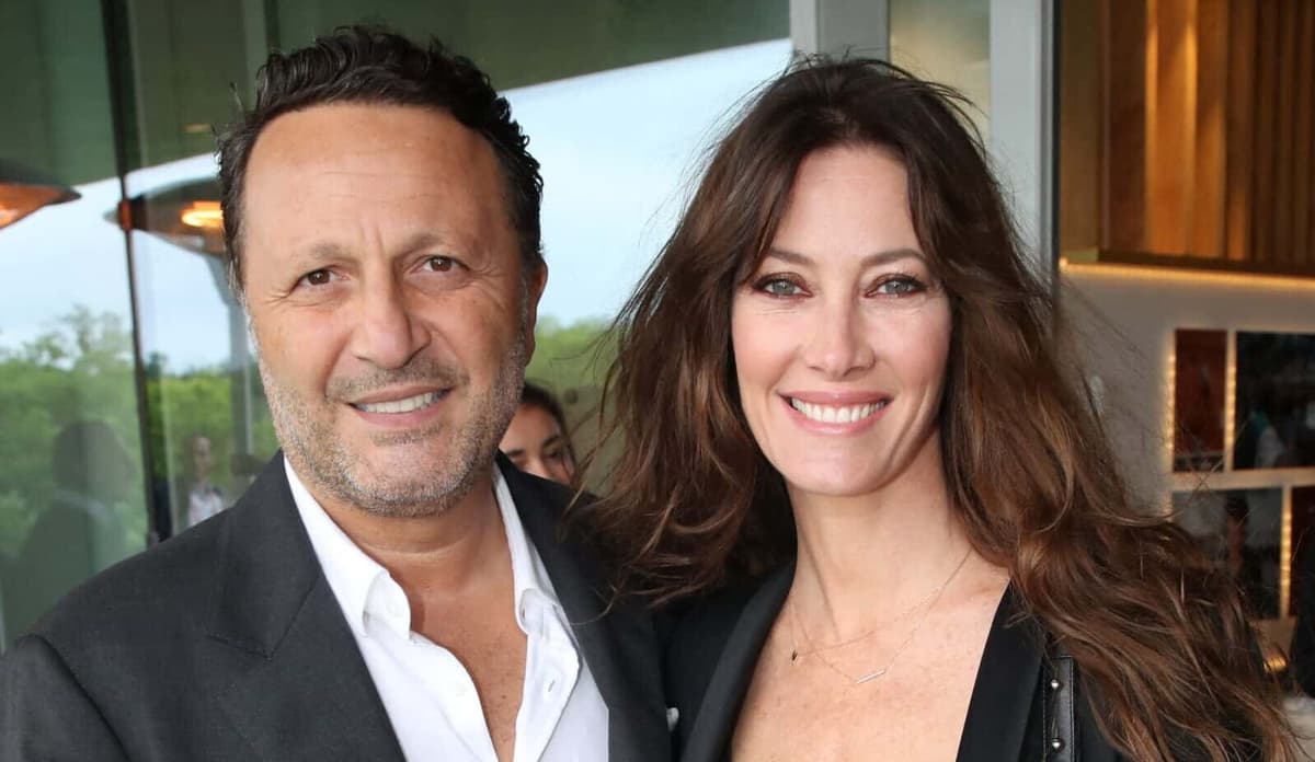 Arthur et Mareva Galanter présentent Aïto, un Berger Australien adopté