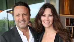 Arthur et Mareva Galanter présentent Aïto, un Berger Australien adopté