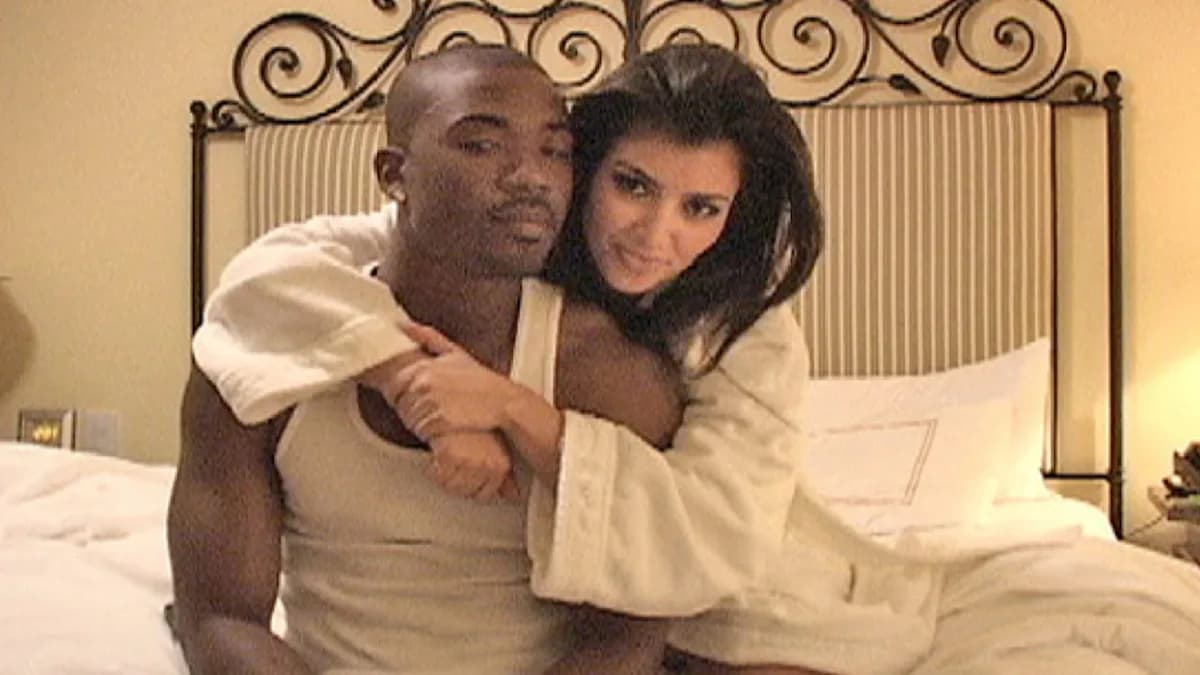 Kim Kardashian et Ray J concluent un accord confidentiel sur leur sextape