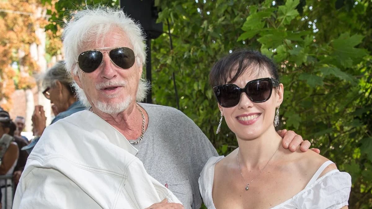 Hugues Aufray, 96 ans, se dit don juan et parle de sa vie intime