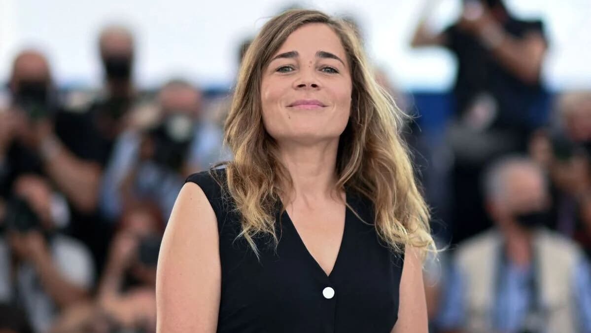 Blanche Gardin embarrassée après la raillerie de Jamel Debbouze