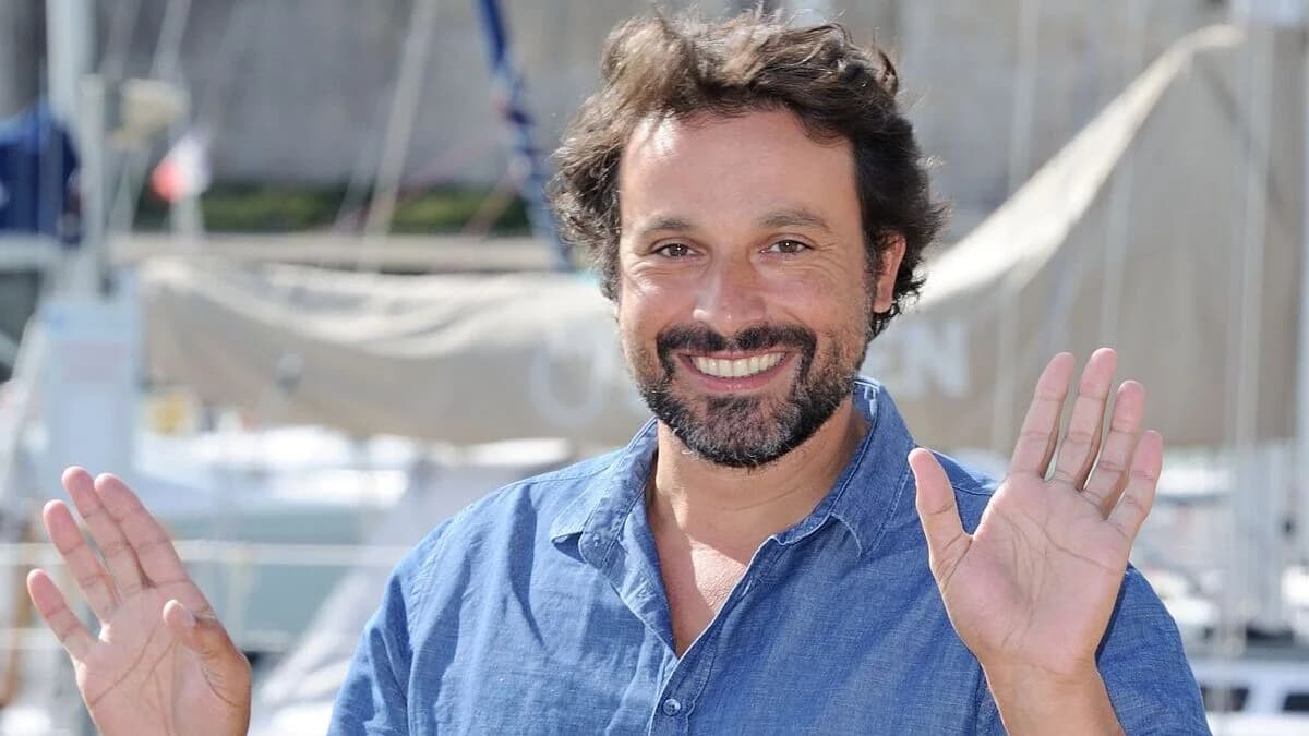 Bruno Salomone travaillait en costume à Euro Disney avant ses débuts avec Jean Dujardin