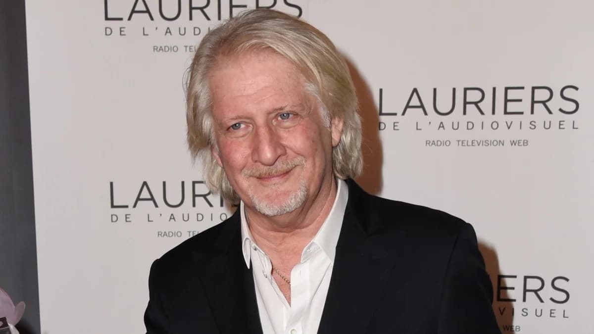 Patrick Sébastien montre son sexe à un youtubeur ‘C’est pas une légende urbaine’