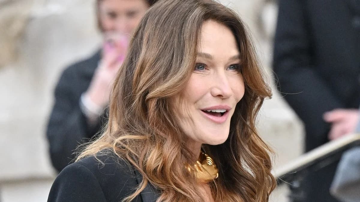 Carla Bruni dément une liaison avec Mick Jagger