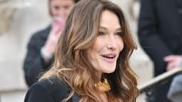 Carla Bruni dément une liaison avec Mick Jagger