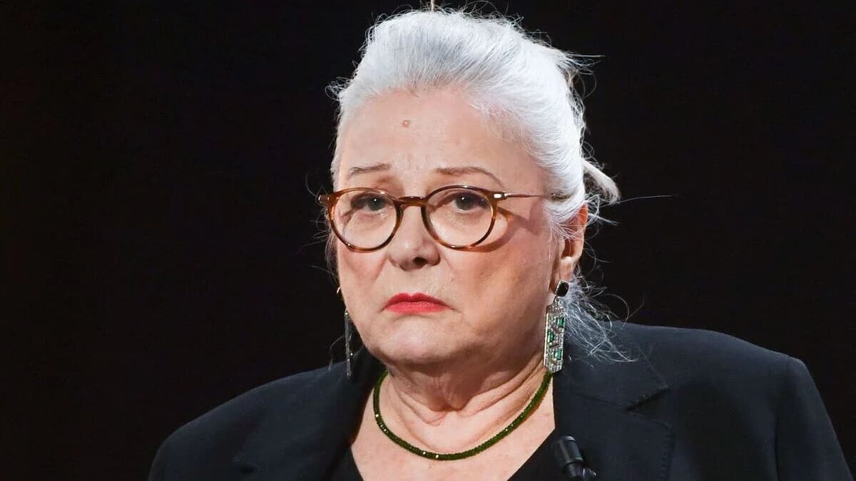 Josiane Balasko, 75 ans, n’a jamais eu le permis et s’essaie à la conduite « j’avais un peu les jetons »