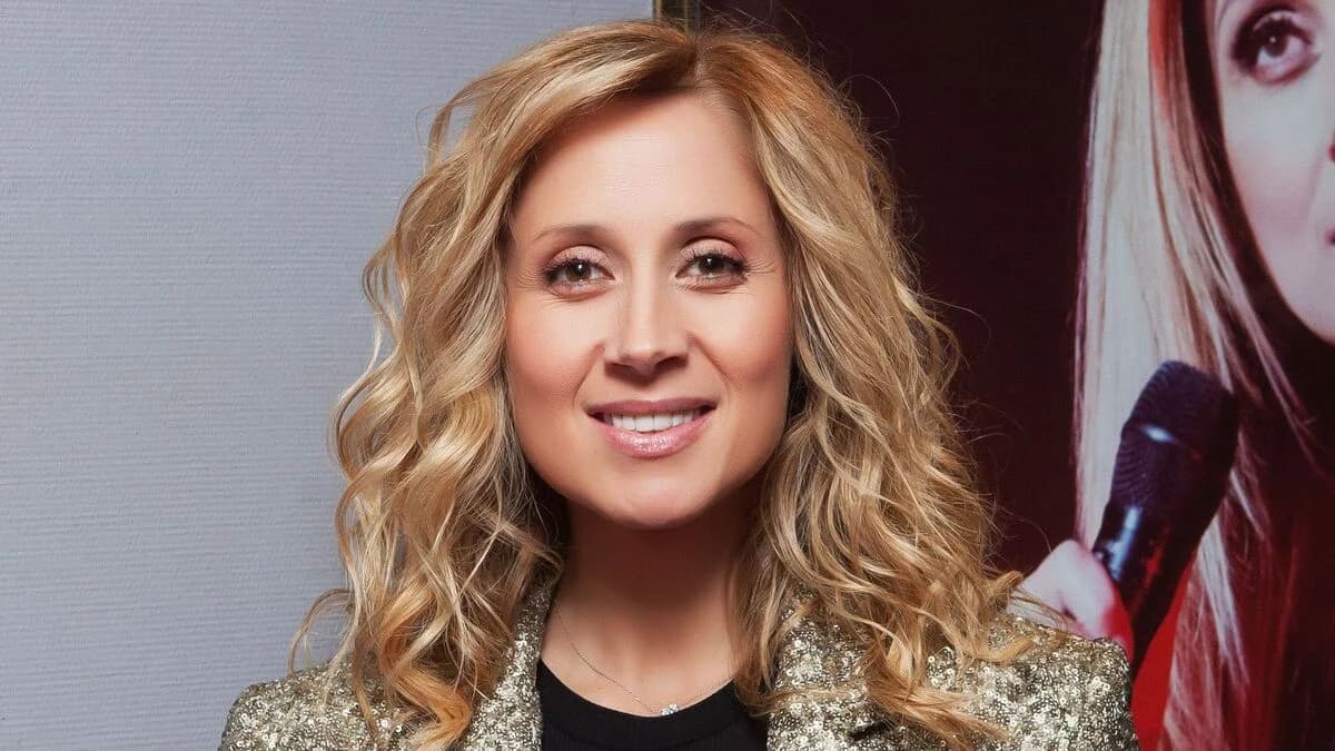 Lara Fabian assure qu’il n’y a pas eu de romance avec Vladimir Poutine
