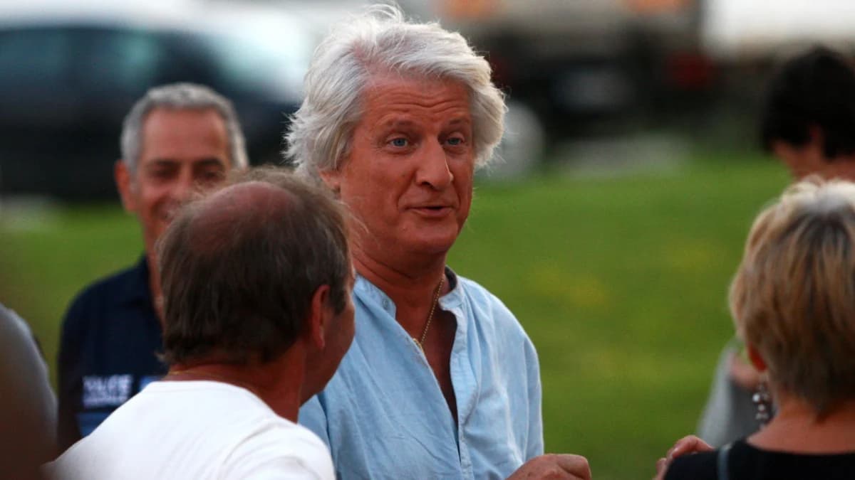 Patrick Sébastien nous ouvre sa villa XXL à deux pas des travestis du Bois de Boulogne