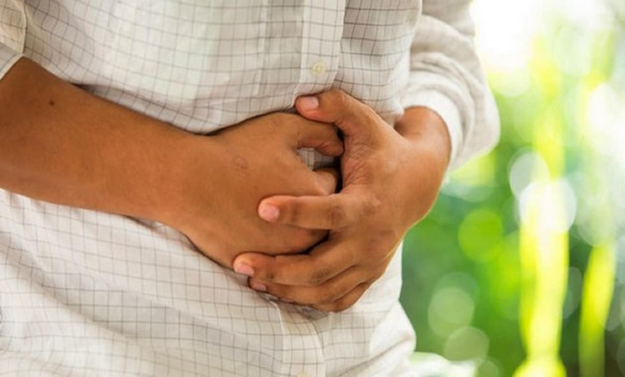 Intoxication alimentaire : l’erreur régulièrement commise à la cuisine qui la favorise
