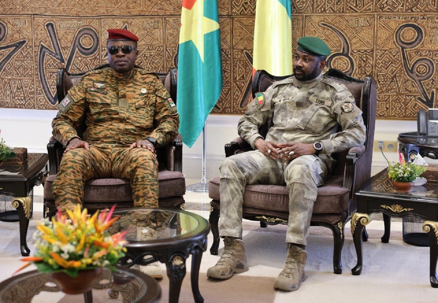 Mali: Assimi Goà¯ta reçoit Paul-Henri Damiba, pour son premier déplacement à l’étranger