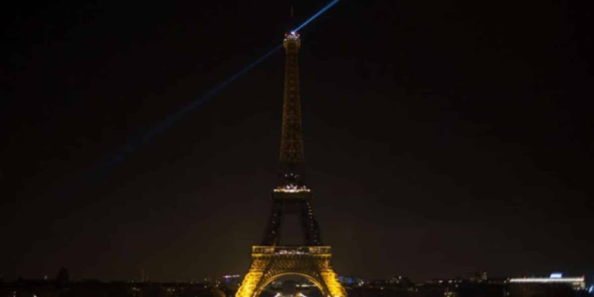 Délestage en France: plusieurs quartiers de Paris plongés dans le noir (vidéos)